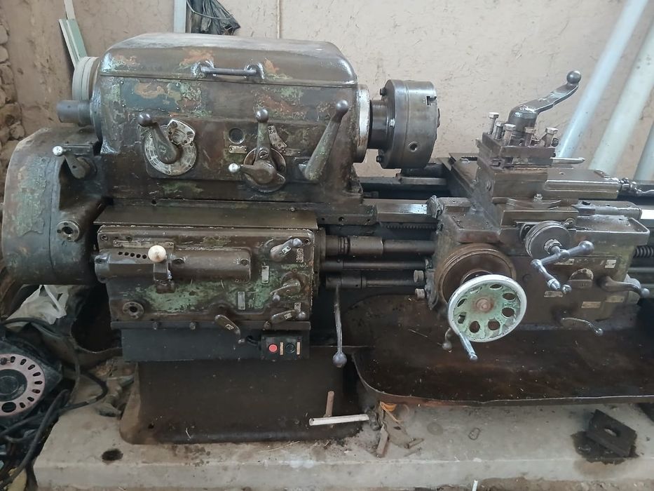 Токарный  ва сверления станоклар сотилади.