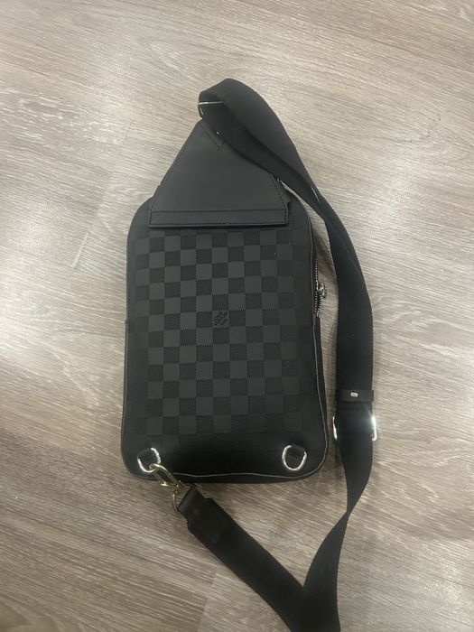 Louis Vuitton Avenue Slingbag in Damier Graphite canvas.