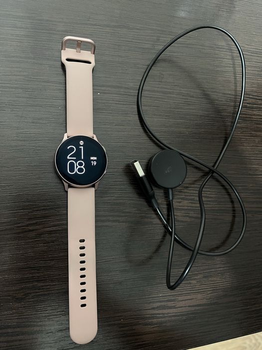 Продаю смарт часы samsung