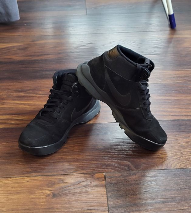 Ghete de piele intoarsa Nike Hoodland Suede, marimea 42-42.5 + cutie