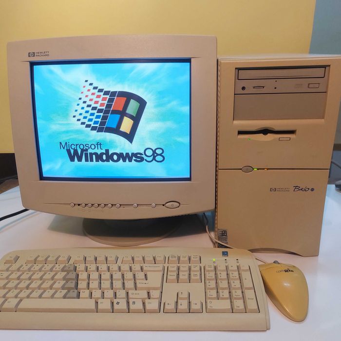 Sistem PC Pentium 2 retro, Windows 98