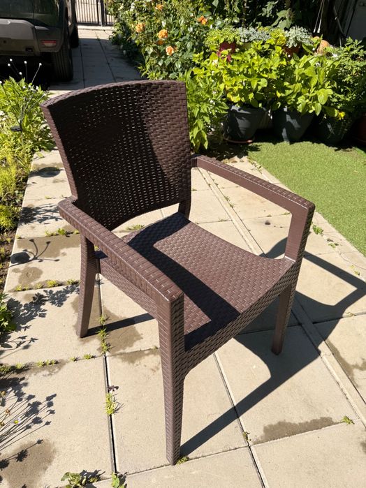 Set mobilier gradina CULINARO SILLAMAEE imitatie ratan, masa 90x150x75cm, 6 scaune 62x58xH88cm polipropilena/fibra sticla maro