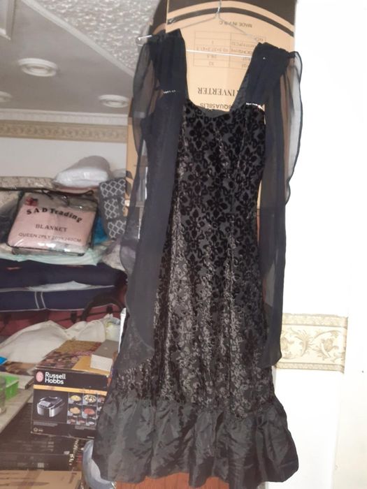 Черна къса рокля