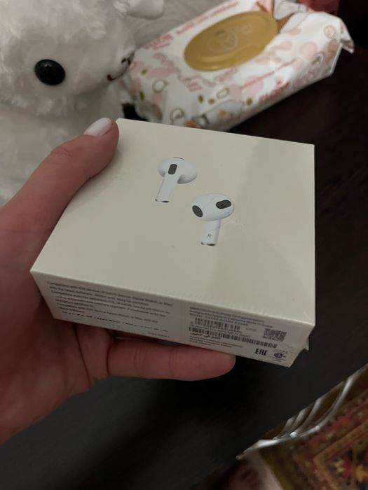Продам AirPods 3 новые