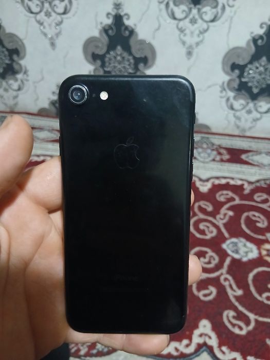 IPhone 7   128 gb  pamyat