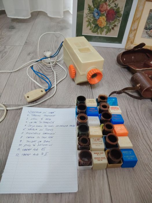 Aparat diafilm românesc