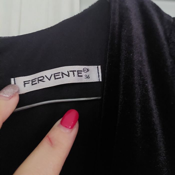 Rochie neagră catifea și tul