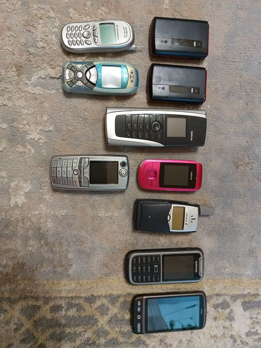 Telefoane vechi de colecție