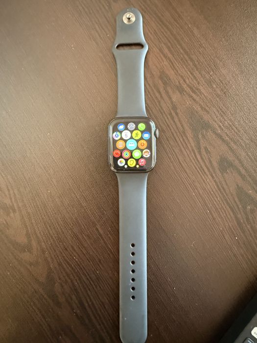 Apple Watch SE първа генерация