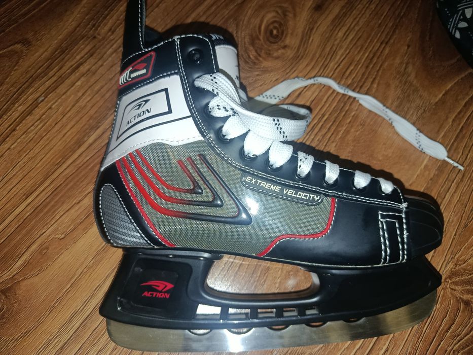 Коньки хоккейные новый
