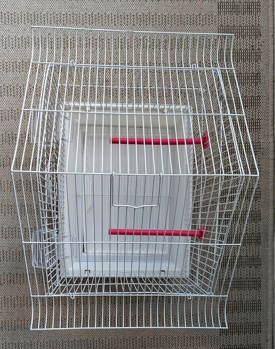 Продавам 3 бр.клетки за птички