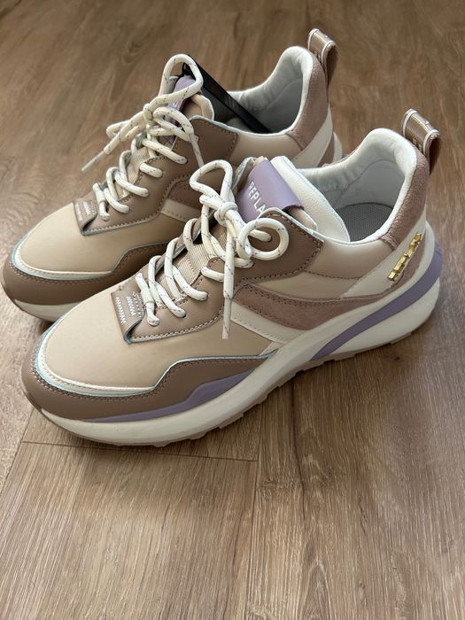 Маркови дамски обувки