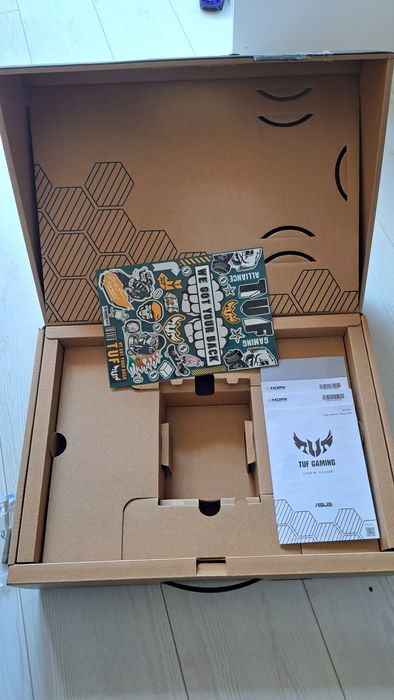 Продавам Asus TUF Gaming A15 laptop