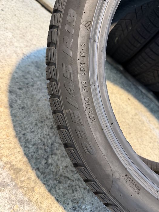 Гуми 235/45/19 PIRELLI Sottozero Winter RUN FLAT