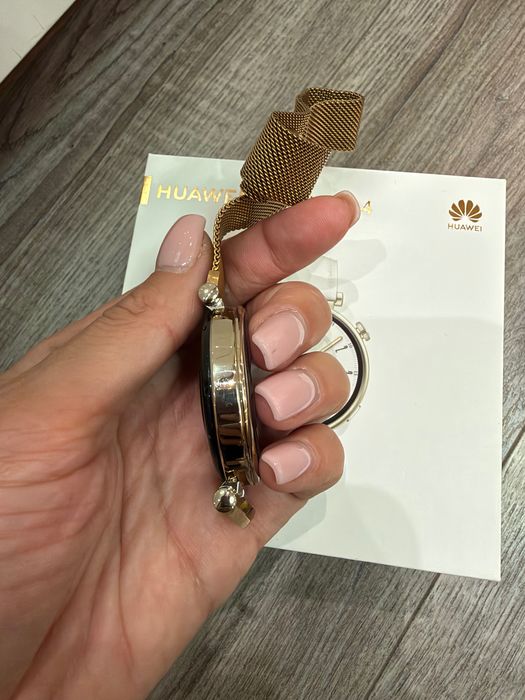 Продавам Huawei Watch GT 4