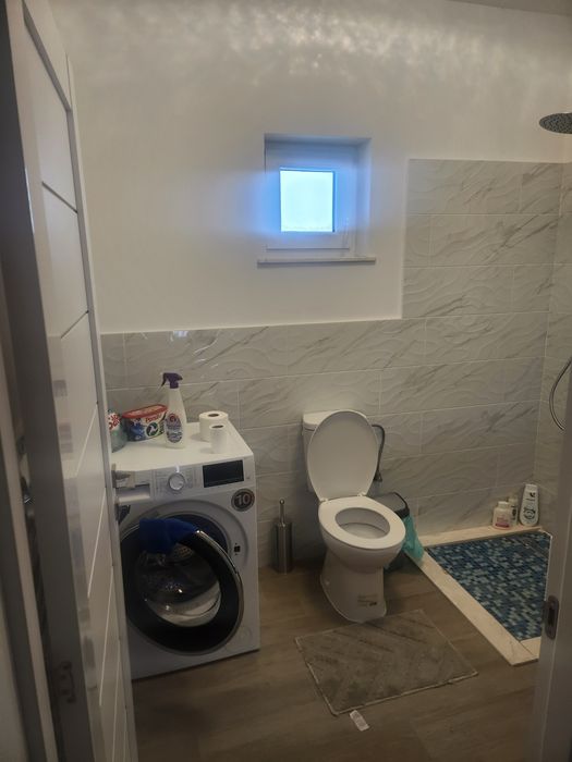 Închiriez casa duplex