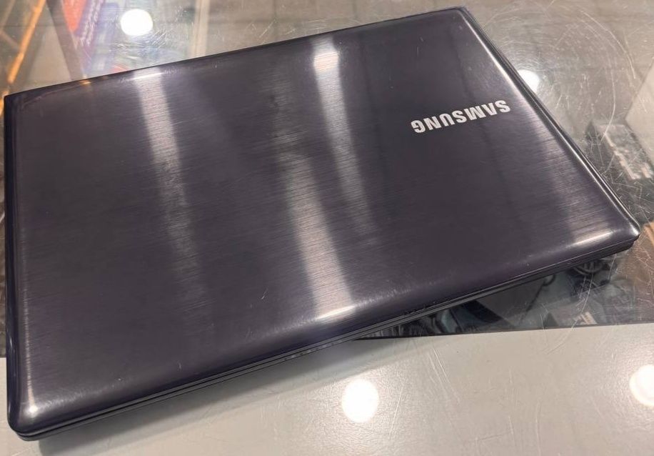 Ноутбук Samsung Np300