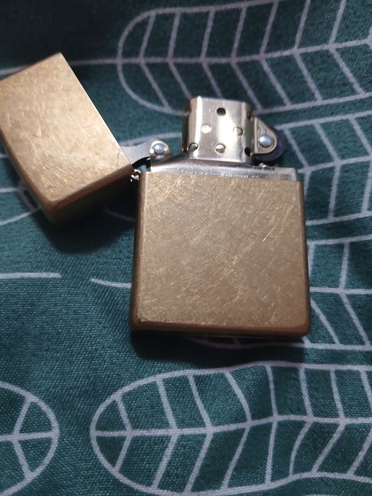 Bricheta Zippo nouă