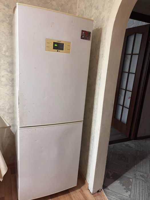 Продам холодильник