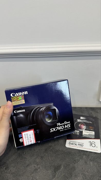 Продам камеру Canon SX 740 HS