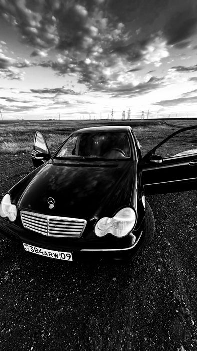 Продаю мерседес.