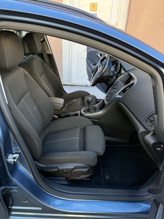 De vinzare Opel Astra j