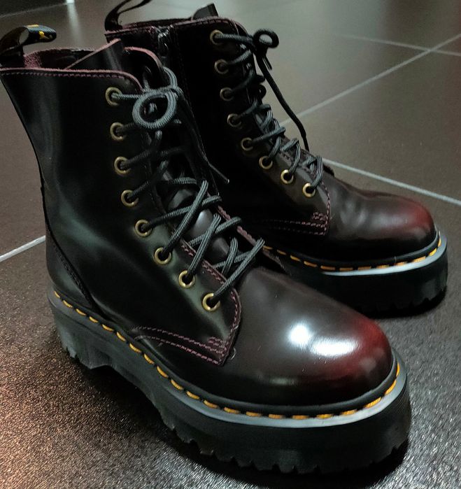 Дамски боти  Dr. Martens