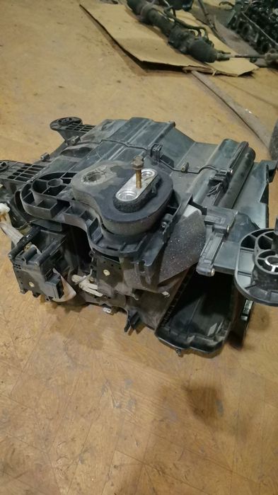 Мазда 6 GG корпус отопителя.