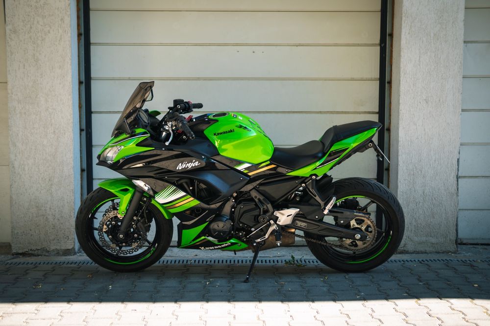 Kawasaki Ninja 650 (2018) • 13000km • limitabil  la ( A2 / 35kw )