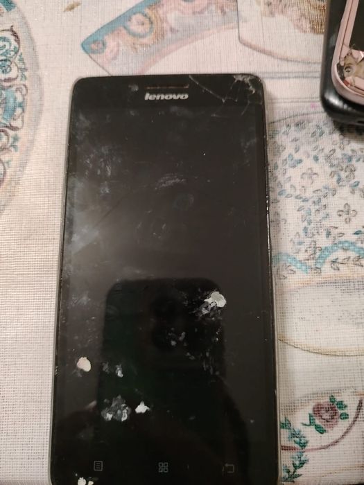 Продаю телефоны.