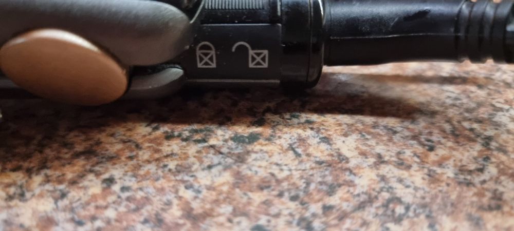 Преса за коса Кристина Агилера.