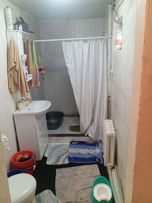 Продам дом на восточных дачах у дороги.