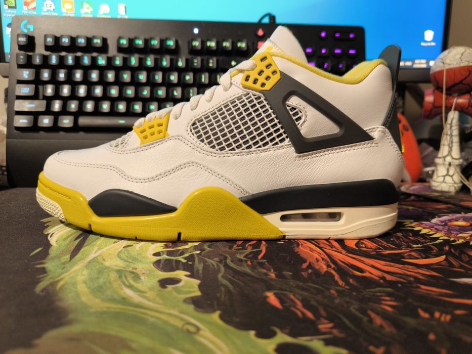 Nike Air Jordan 4 Vivid Sulfur 43