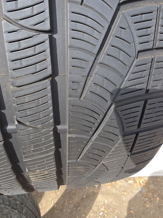 2 бр. зимни гуми 305/30/20 Pirelli MO 6 mm DOT 3617