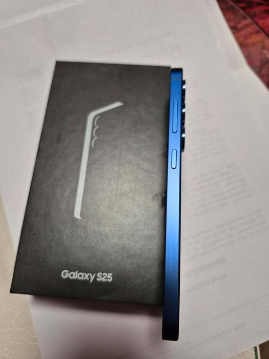 Vând Samsung S25 512Gb