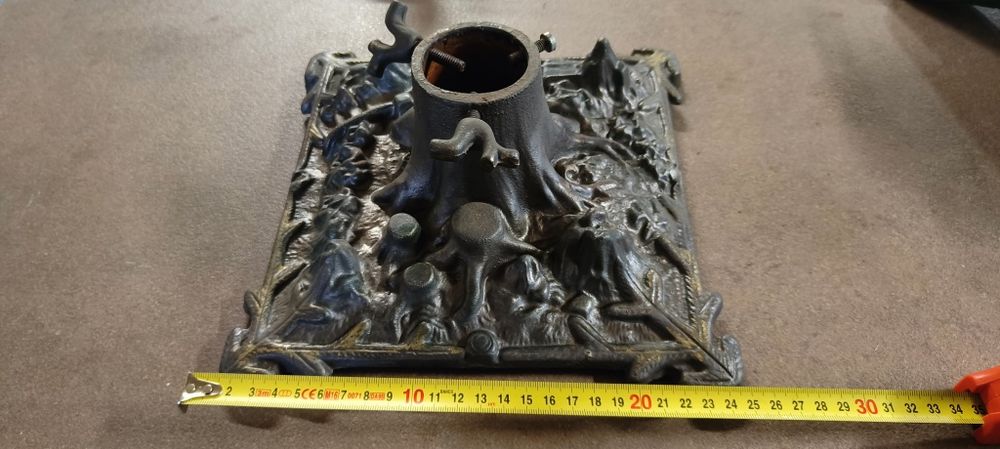 Стари Чугунени стойки за елха