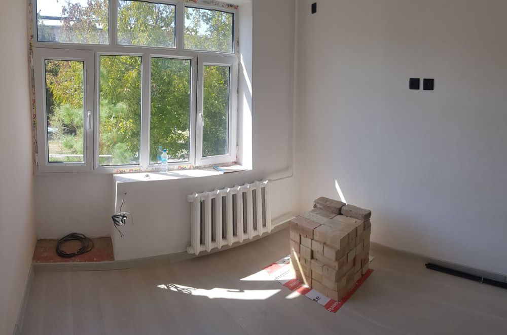 Продается 1 комната в общежитии. На Паркентском.  Угол Шастри.