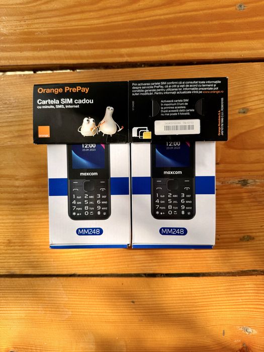 Pachet telefoane cu butoane Maxcom MM248 + CADOU cartela prepaid