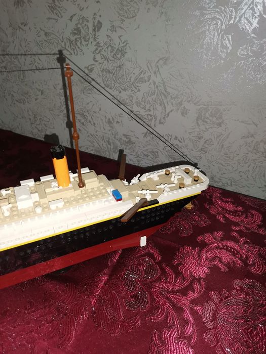 Lego  Titanic 10294 9090 piese