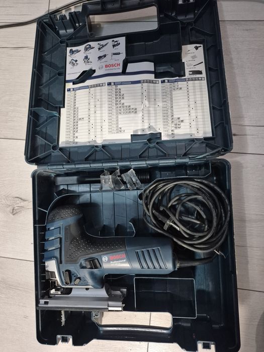 Fierastrau pendular Bosch profesional GST 150 CE