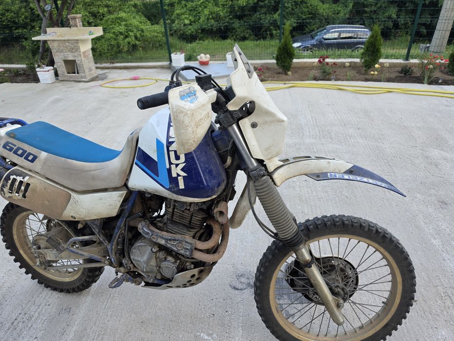 Продавам Сузуки dr  600