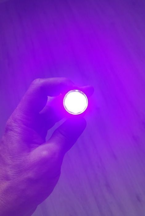Ультрафиолетовый фонарик