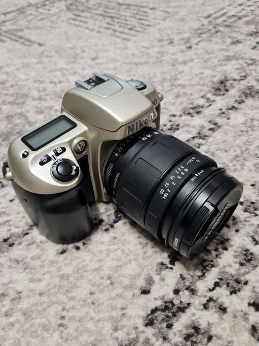 Nikon F60 + Tamron 28-105mm