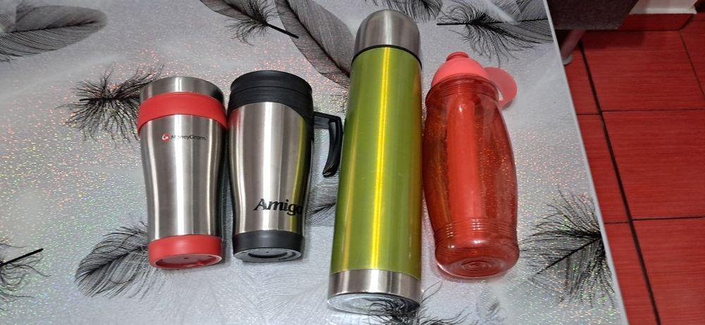 Termos,2 cani cafea,sticla apa