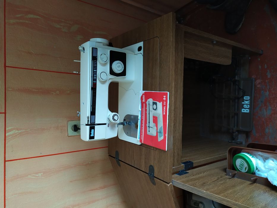 Продам швейную машинку