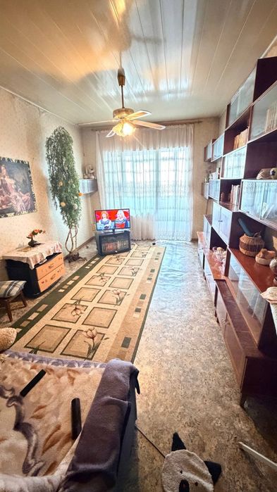 Срочно продается 2 комнатная квартира