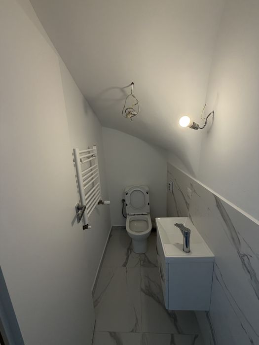 Pachet obiecte sanitare NOl baie: Vas WC + Mobilier cu Lavoar & Baterie + Calorifer portprosop