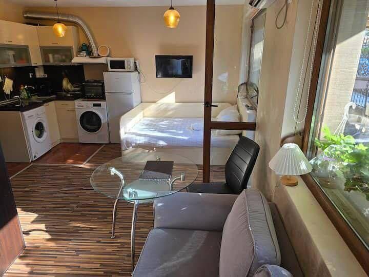 Едностаен, под наем, кв. Сарафово