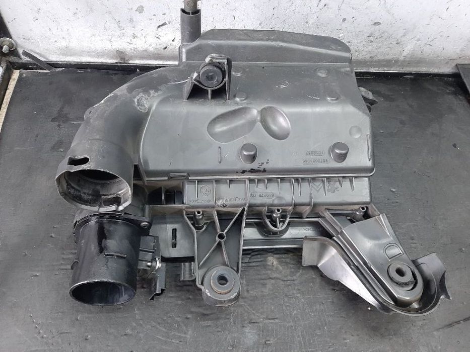 carcasa filtru aer 1.6 hdi  peugeot 206 207 208 2008 citroen c3  9673061080