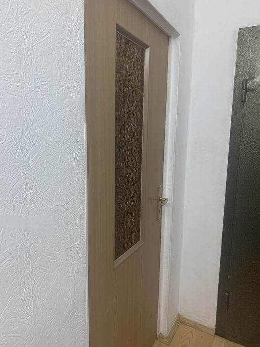 Двери б/у продам